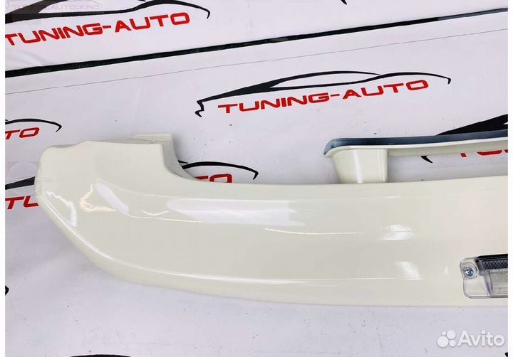 Спойлер на верх Toyota Land Cruiser 100