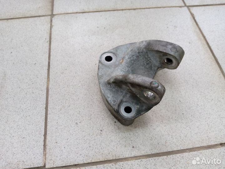 Кронштейн двигателя (двс) рено Master 3