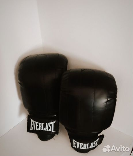 Боксерские перчатки everlast