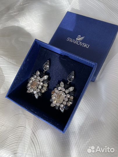 Swarovski серьги пусеты