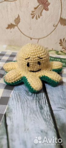 Игрушка вязаная. Осьминог перевертыш
