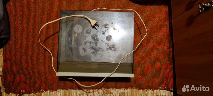 Проигрыватель винила икар (нерабочий)