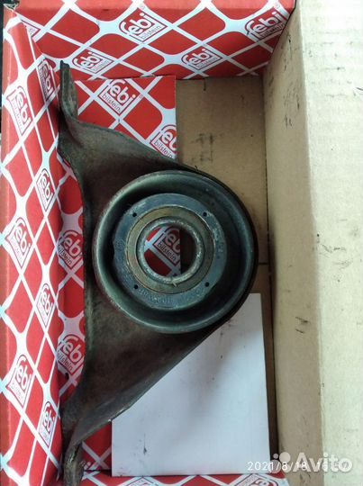 Подшипник подвесной мерседес 211