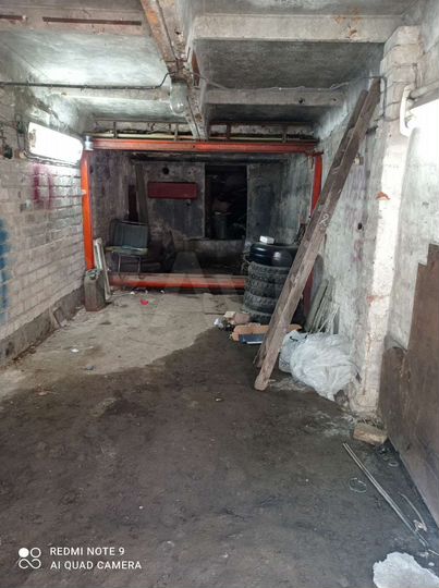 Гараж, > 30 м²