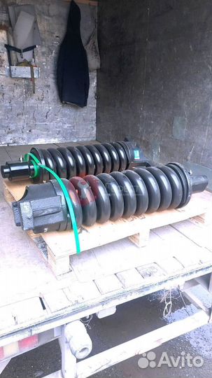 Натяжитель цепи Hitachi ZX225uslc-3