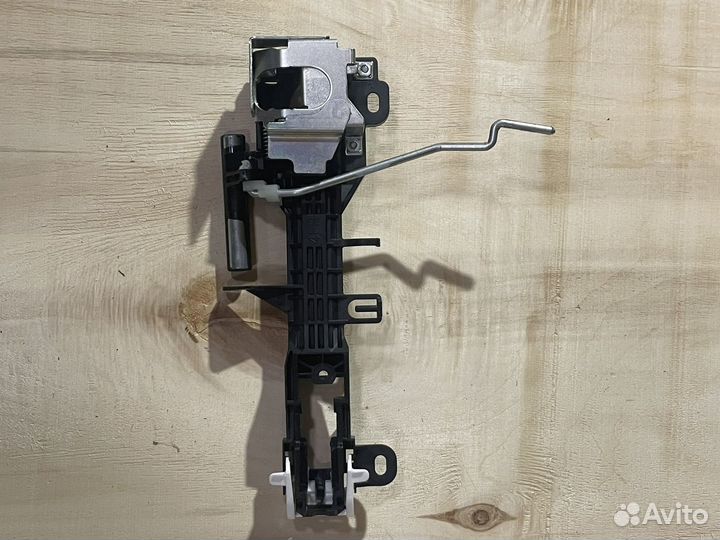 Кронштейн ручки пер.правой Lexus RX450h