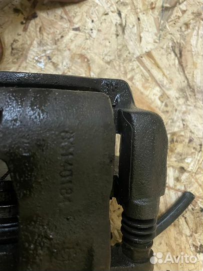 Суппорт тормозной правый левый Hyundai Solaris 1