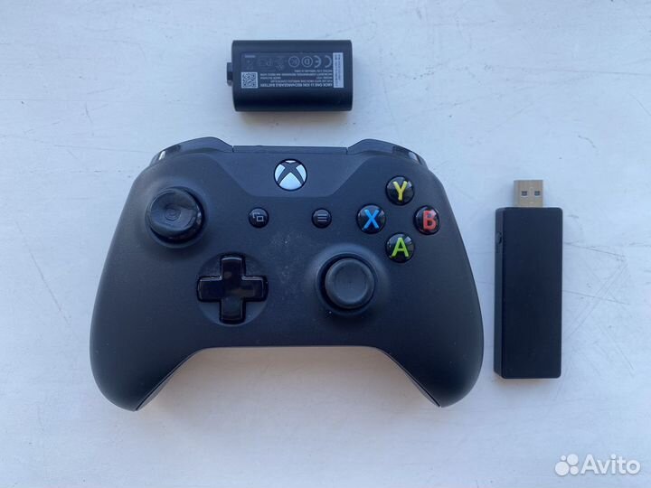 Геймпад с аккумулятором Microsoft Xbox Wireless