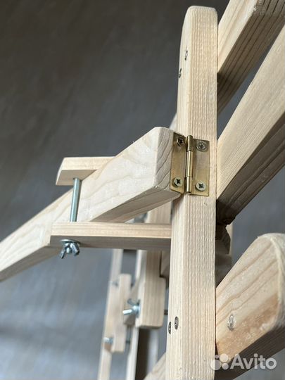 Деревянный напольный мольберт