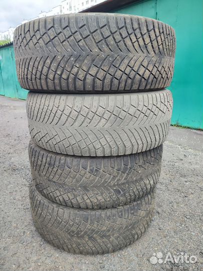 Michelin X-Ice North 4 285/60 R18