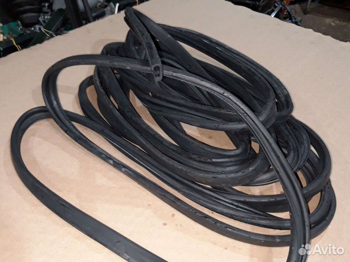 Уплотнитель проёма двери москвич-403 407