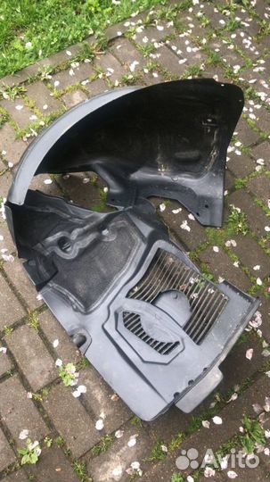 Tesla подкрылок передний правый новый