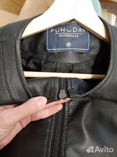 Кожаная куртка женская размер М