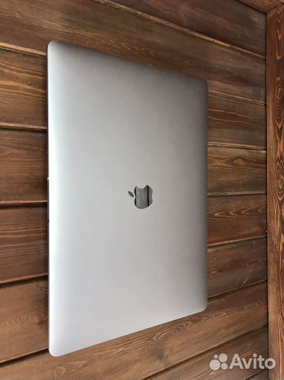 Macbook pro 15 2017 touch bar 560