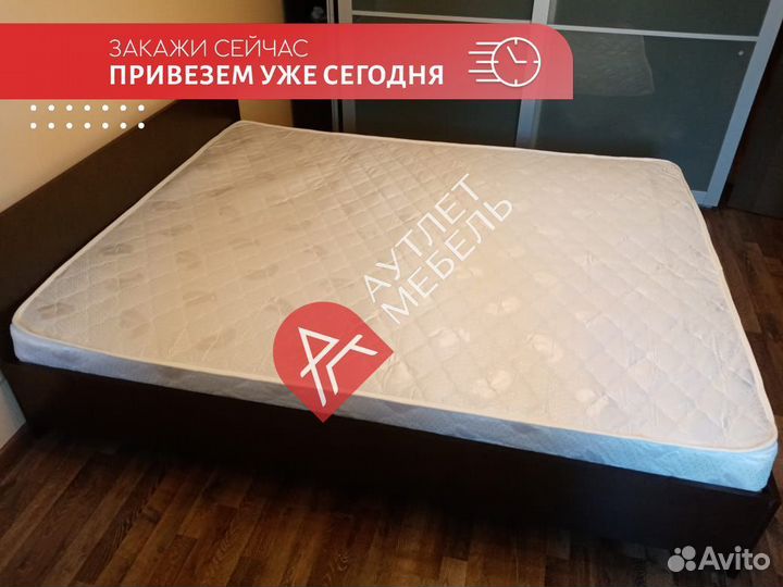 Кровать двуспальная с подъемным механизмом