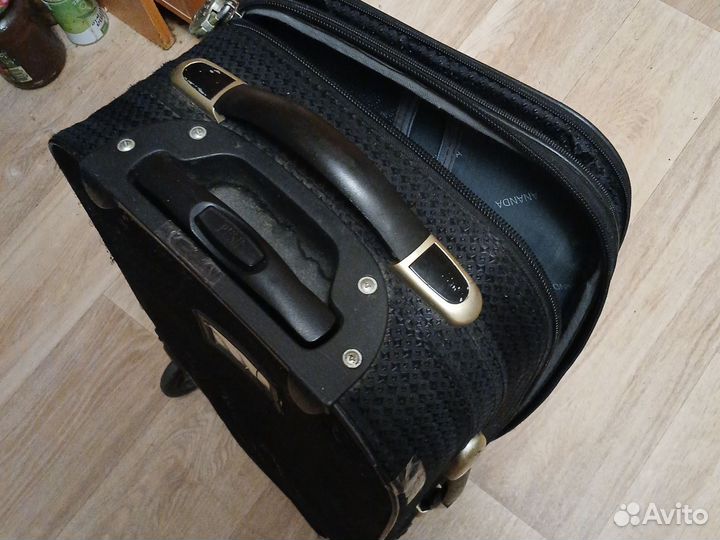 Чемодан на колесах небольшой
