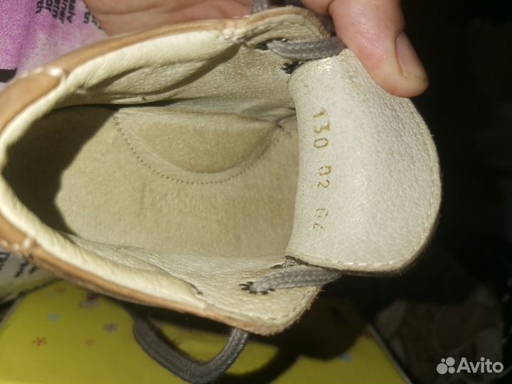 Отдам бесплатно осенние и зимние ботиночки р 20-21