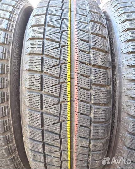 Bridgestone Blizzak VRX 215/60 R17 99V