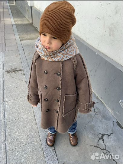 Дубленка демисезонная на ребенка 4-5 лет