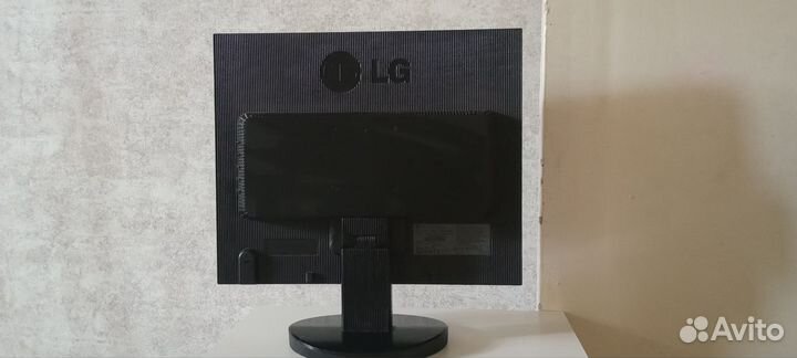 Монитор LG