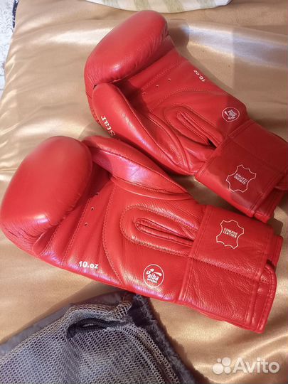 Боксерские перчатки