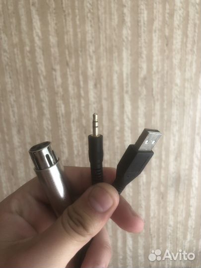 Студийный микрофон