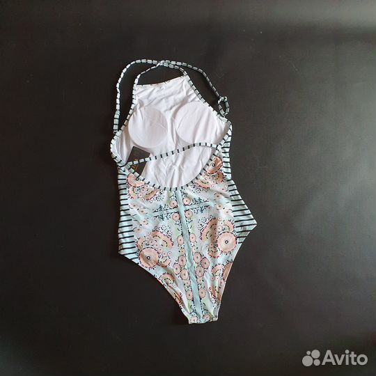 Купальник слитный / новый