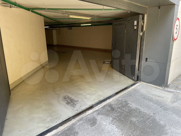 Машиноместо, 18 м²