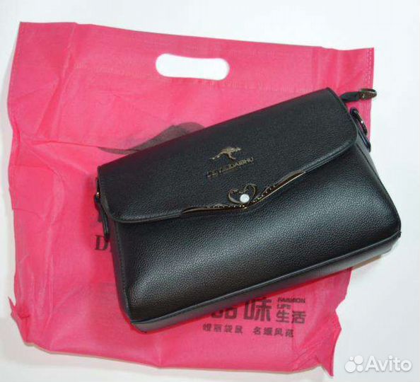 Сумочка женская черная из кожи с ремешком