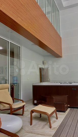 Коттедж 400 м² на участке 7 сот.