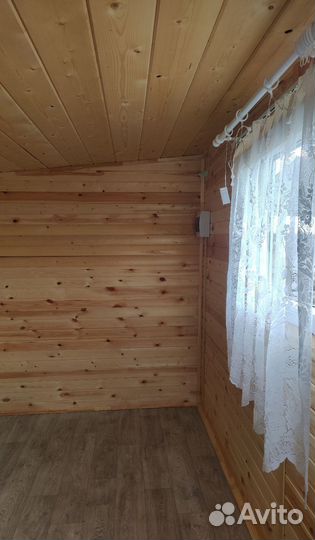 Дачный домик, бытовка