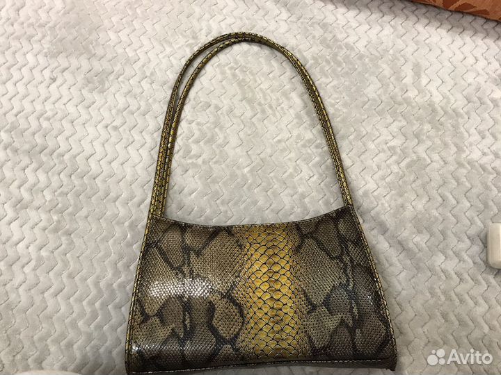 Сумка в виде крокодила