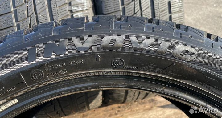 Invovic EL805 245/45 R19