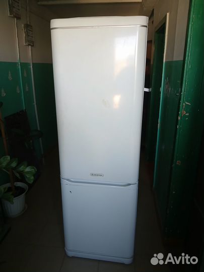 Холодильник Ariston