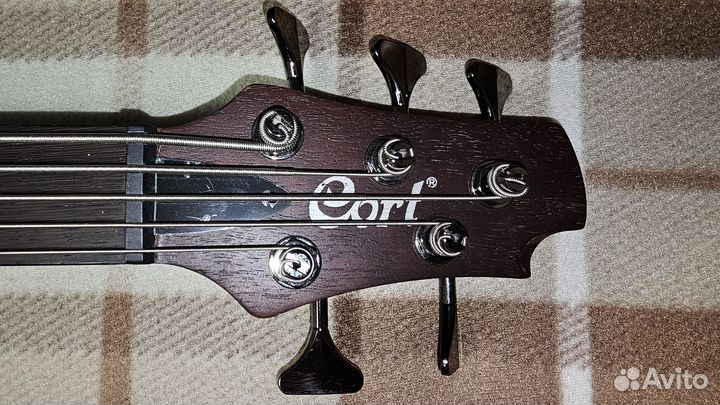 Бас гитара Cort Artisan B5 Plus MH