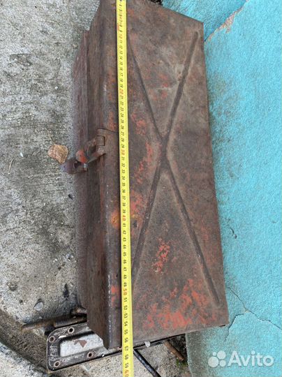 Ящик для инструмента железный