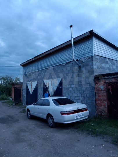 Гараж, > 30 м²