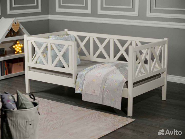 Кроватка из натурального дерева от 2х лет софа с б