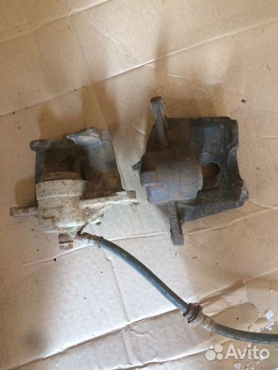 Суппорт прав., лев Сузуки Игнис 2