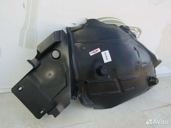 Подкрылок передний Mercedes C W205 A2056900230