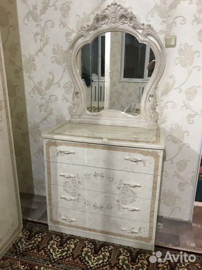 Спальный гарнитур