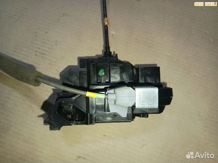 Nissan Juke F15 замок задней правой двери