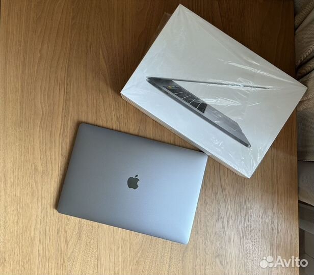 Apple MacBook Pro 15 2017 i7 16gb