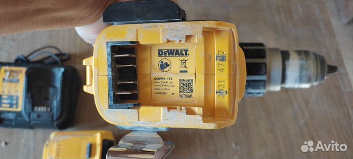 Аккумуляторная дрель Dewalt DCD996