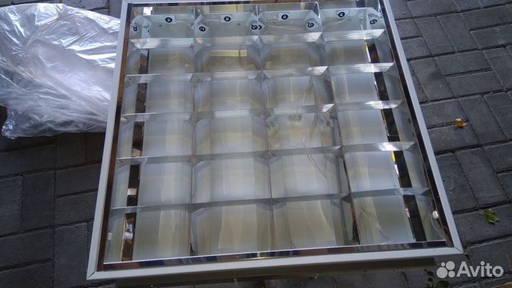 Светильник потолочный встраиваемый