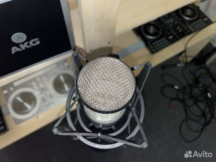 AKG P420 Студийный Микрофон