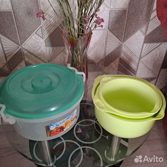 Набор посуды (контейнер 5 литров и чаши)