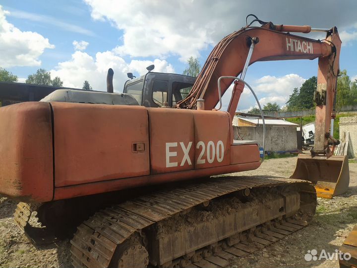 Гусеничный экскаватор Hitachi EX 200, 1999