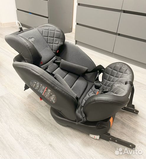 Автомобильное кресло