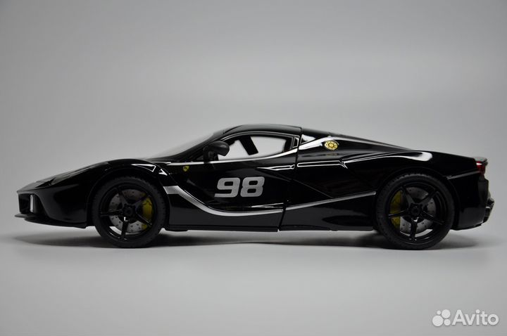 Модель автомобиля Ferrari LaFerrari F70 металл